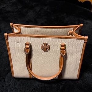 New , authentic Tory Burch blake canvas small tote Tan and Cream classic